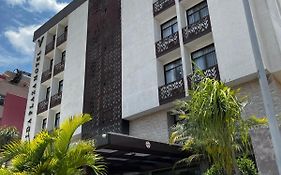 Vida Plaza Hotel